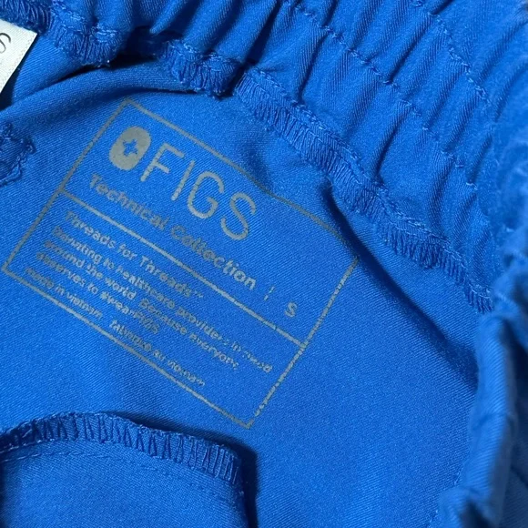 Figs Women’s Scrub Set - Picture 3 of 8